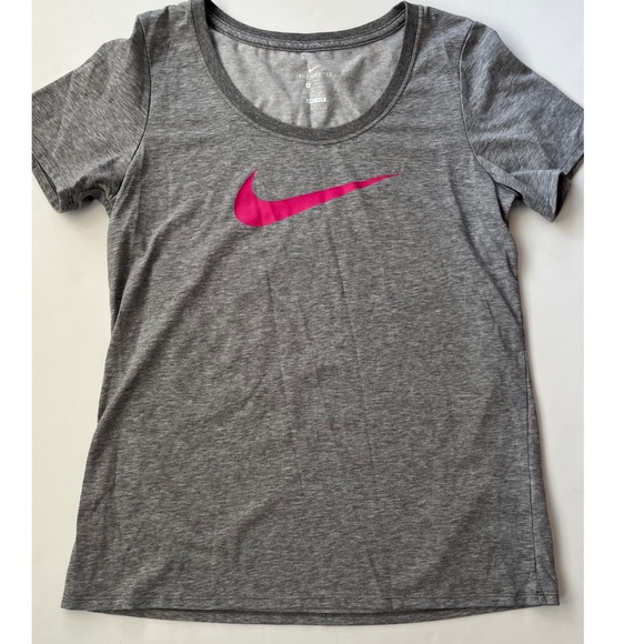 Nike Women’s Gray Dri-Fit Athletic Cut Short Sleeve Tee Size Medium - Picture 4 of 5